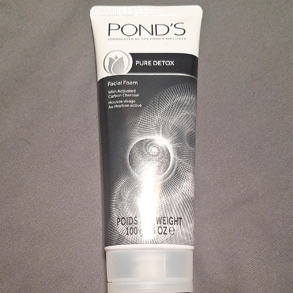 Pond's Pure Detox‎ Facial Foam